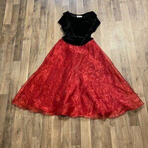 Amy Byer Girls Size 14 Red Black Holiday Dress